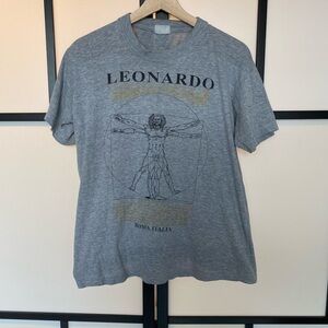 Roma Italia Leonardo da Vinci Vitruvian Man t-shirt. Gray. Women’s Large